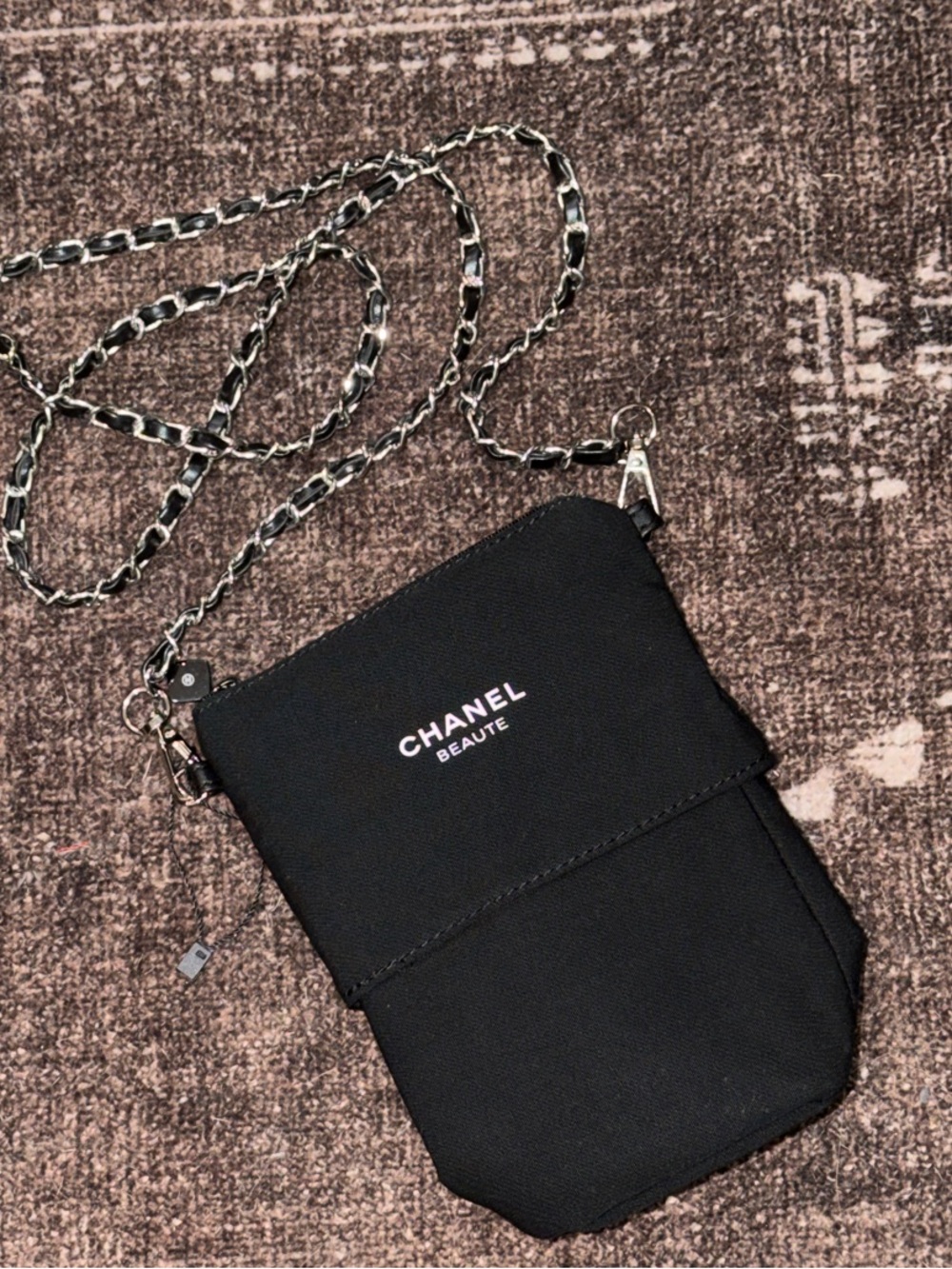 GWP-CHANEL Black Chain Strap Crossbody Phone Pouch